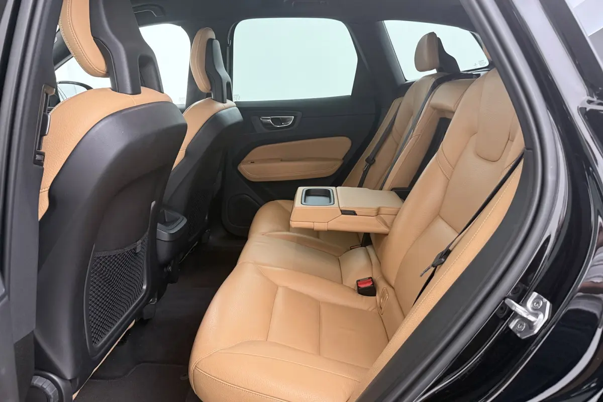 2.0 T5 Inscription | Trekhaak | Leer | 107.000 KM!! | CarPlay | Camera |