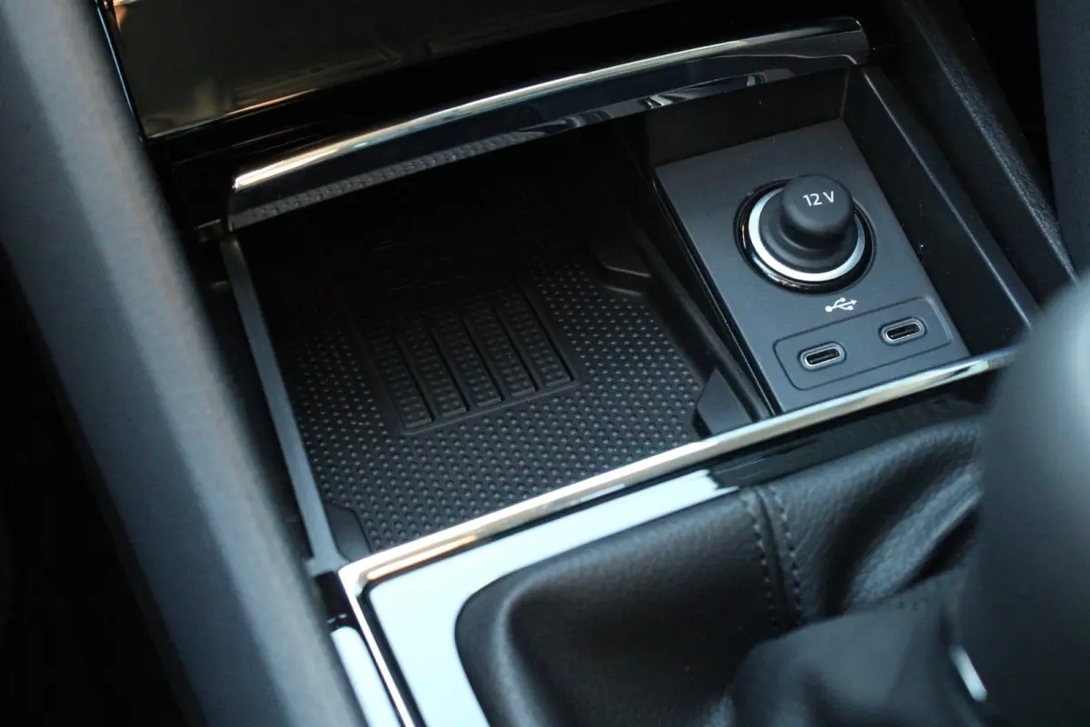 1.0 TSI 115pk Business Edition | Trekhaak Uitklapbaar | Stoelverwarming