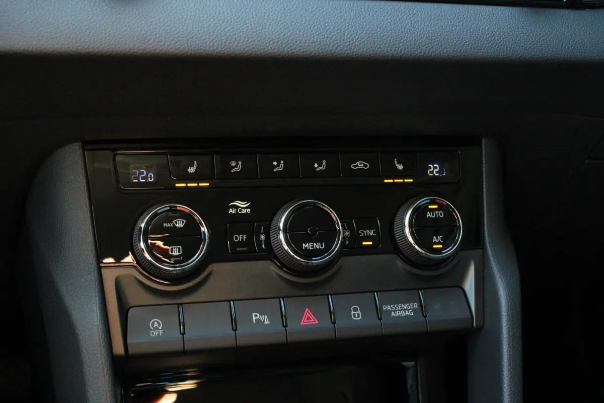 1.0 TSI 115pk Business Edition | Trekhaak Uitklapbaar | Stoelverwarming