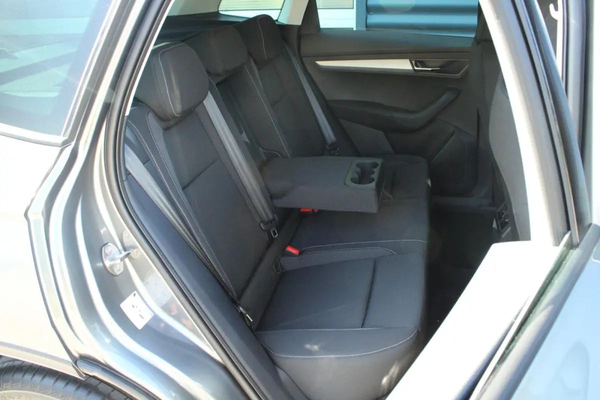 1.0 TSI 115pk Business Edition | Trekhaak Uitklapbaar | Stoelverwarming