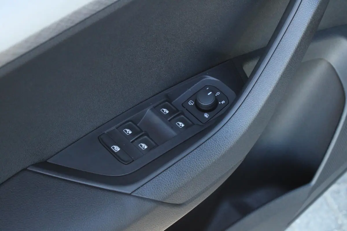 1.0 TSI 115pk Business Edition | Trekhaak Uitklapbaar | Stoelverwarming