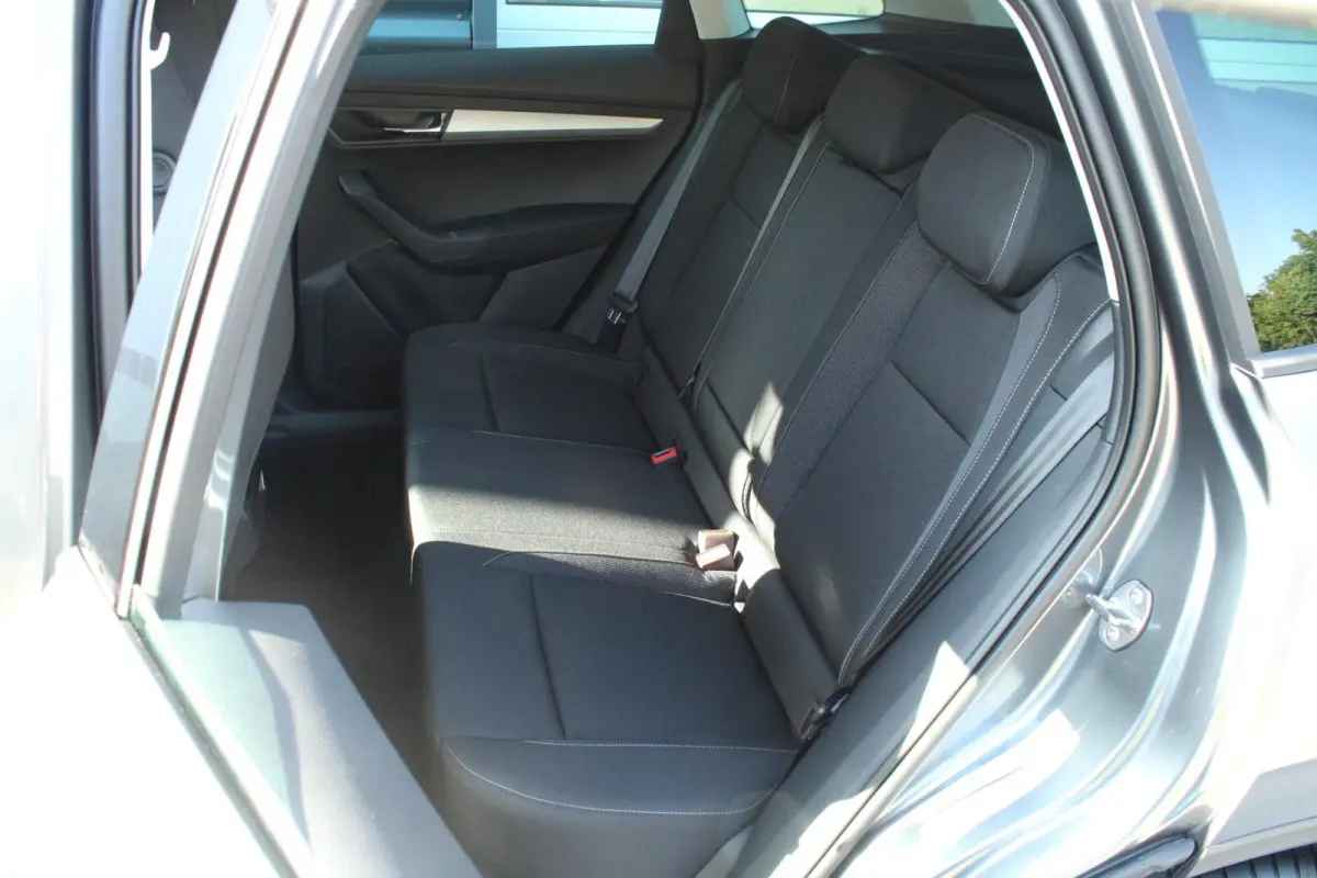 1.0 TSI 115pk Business Edition | Trekhaak Uitklapbaar | Stoelverwarming