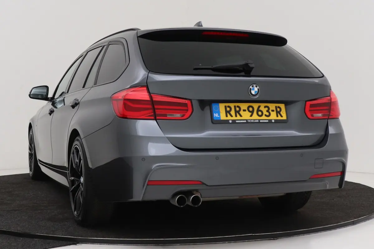 320i Corporate Lease High Executive M-Sport | Org NL | Breed Navi | Sportstoelen | Stoelverwarming | Leer |
