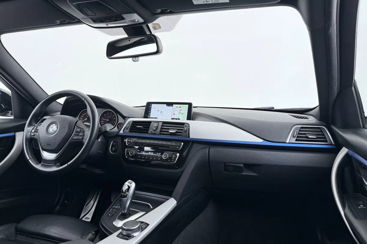 320i Corporate Lease High Executive M-Sport | Org NL | Breed Navi | Sportstoelen | Stoelverwarming | Leer |