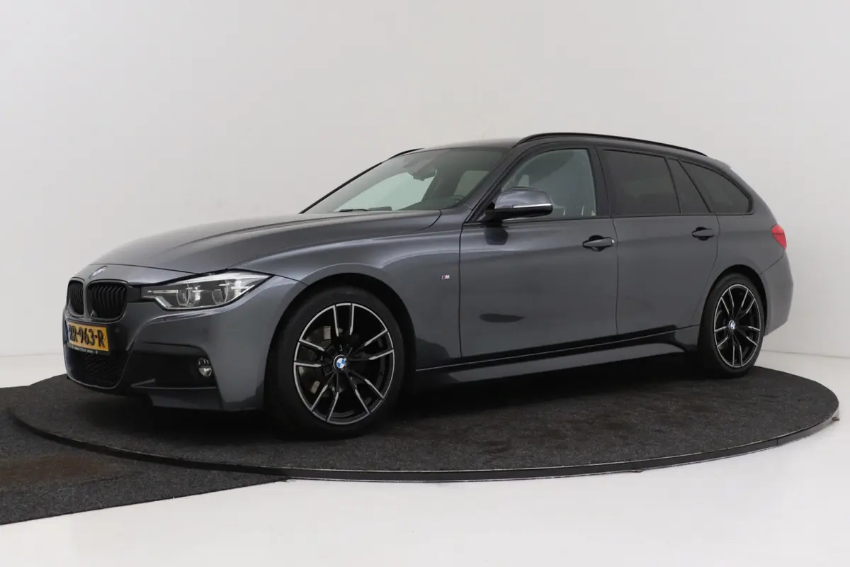 320i Corporate Lease High Executive M-Sport | Org NL | Breed Navi | Sportstoelen | Stoelverwarming | Leer |