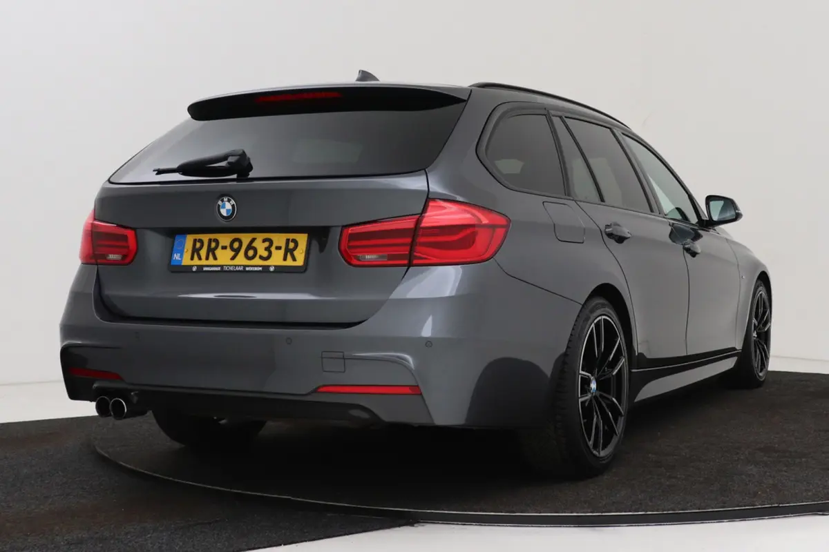 320i Corporate Lease High Executive M-Sport | Org NL | Breed Navi | Sportstoelen | Stoelverwarming | Leer |