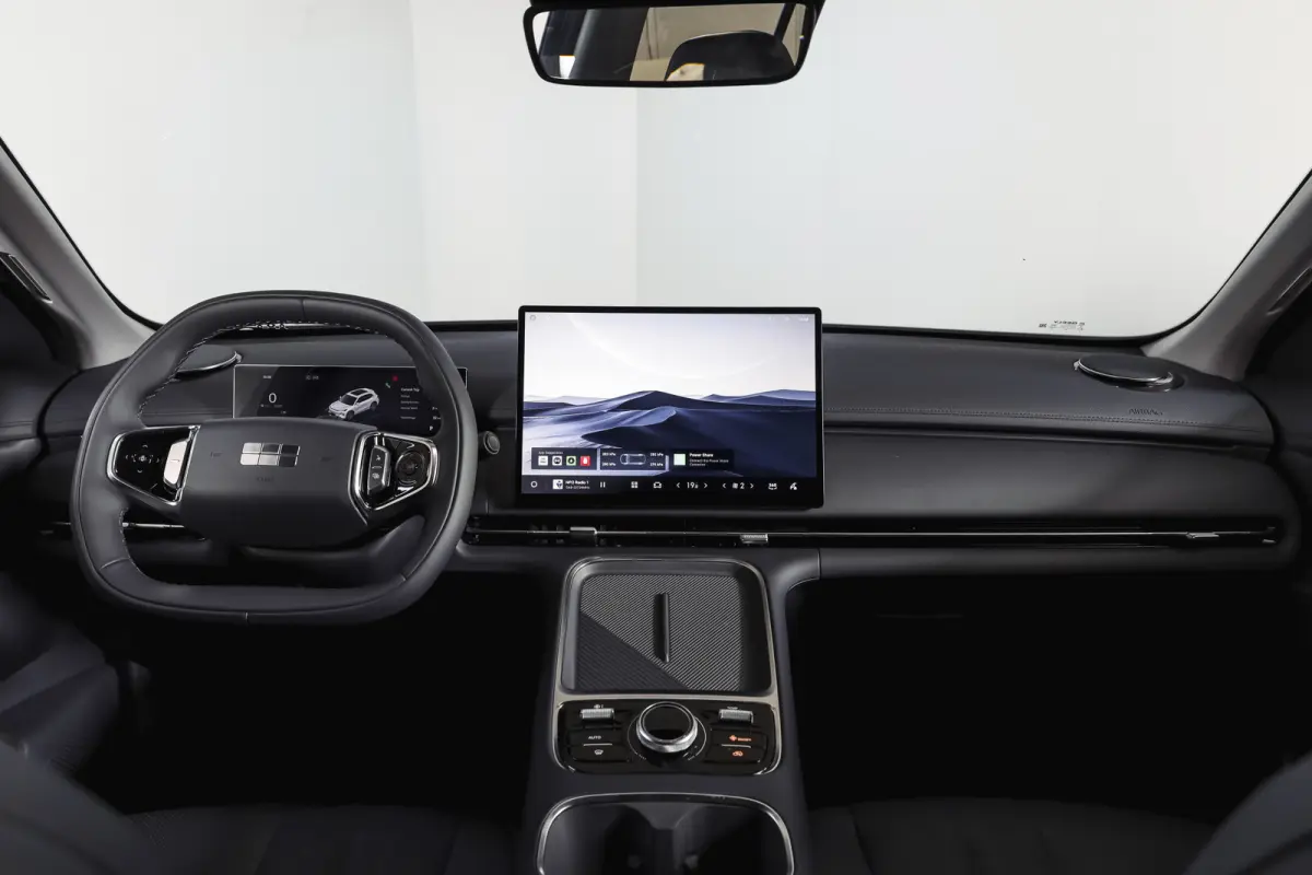 1.5 Pro PHEV | 83km Elektrisch | 360° Camera | Stoel-+Stuurverwarming | Adaptive Cruise | Leer | NAV+Carplay | 18" | 8034