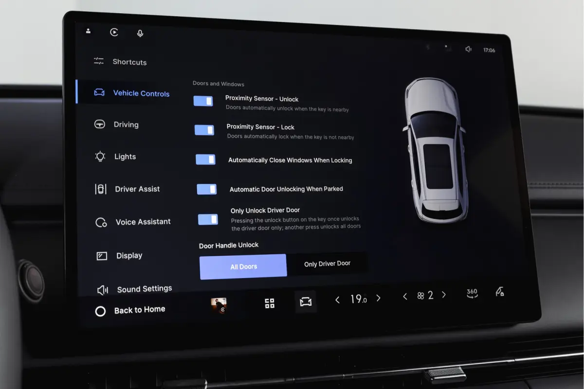 1.5 Pro PHEV | 83km Elektrisch | 360° Camera | Stoel-+Stuurverwarming | Adaptive Cruise | Leer | NAV+Carplay | 18" | 8034
