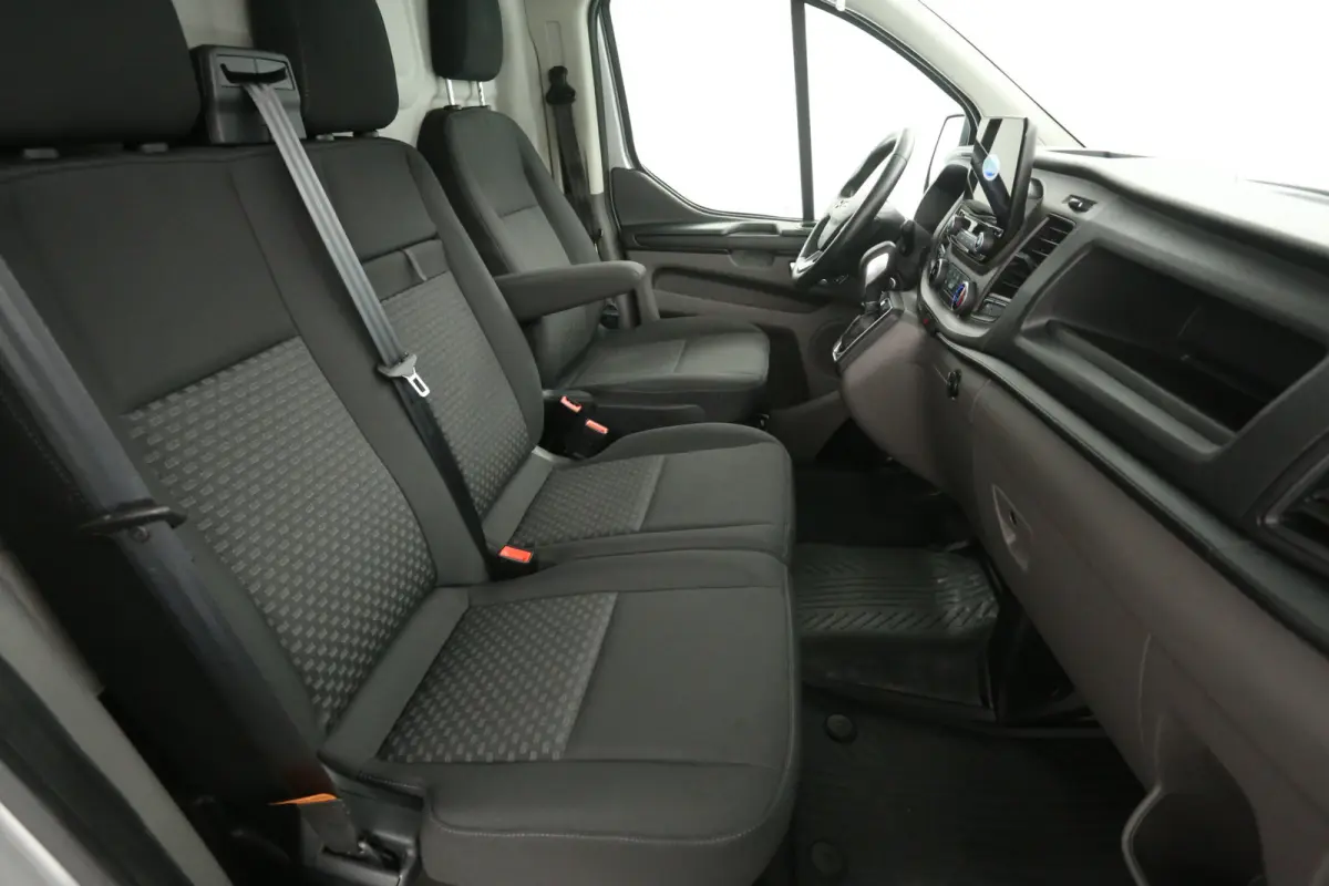 2.0 TDCI L1H1 | Automaat | Airco | Cruise | 3 Zits | Carplay | Navi | Parkeersens.