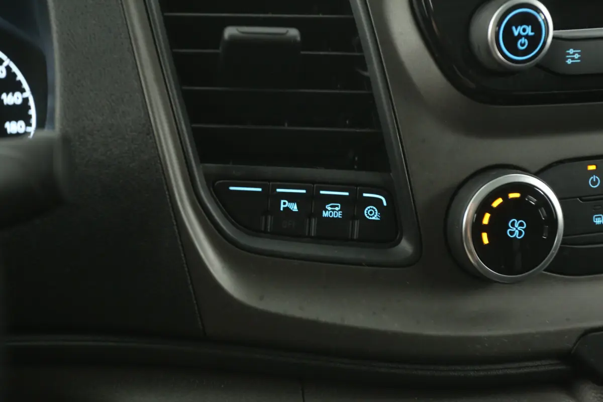 2.0 TDCI L1H1 | Automaat | Airco | Cruise | 3 Zits | Carplay | Navi | Parkeersens.