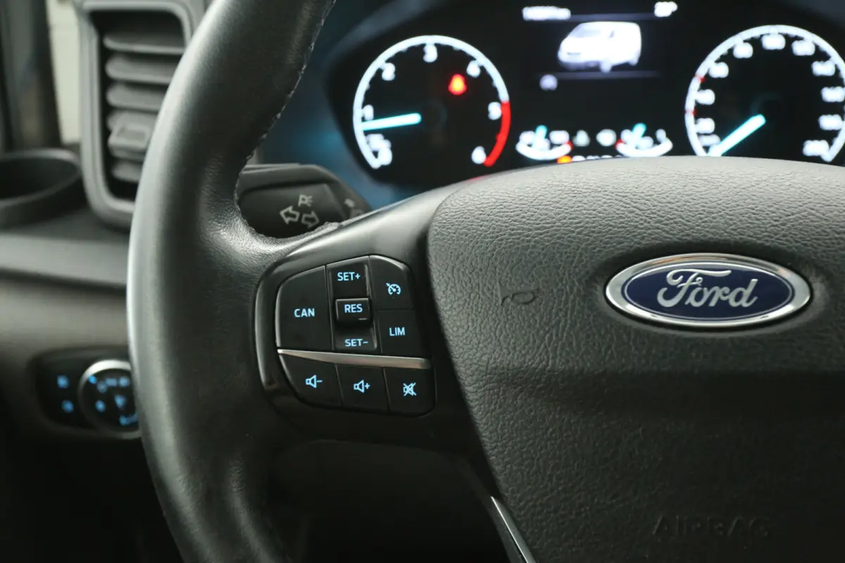 2.0 TDCI L1H1 | Automaat | Airco | Cruise | 3 Zits | Carplay | Navi | Parkeersens.