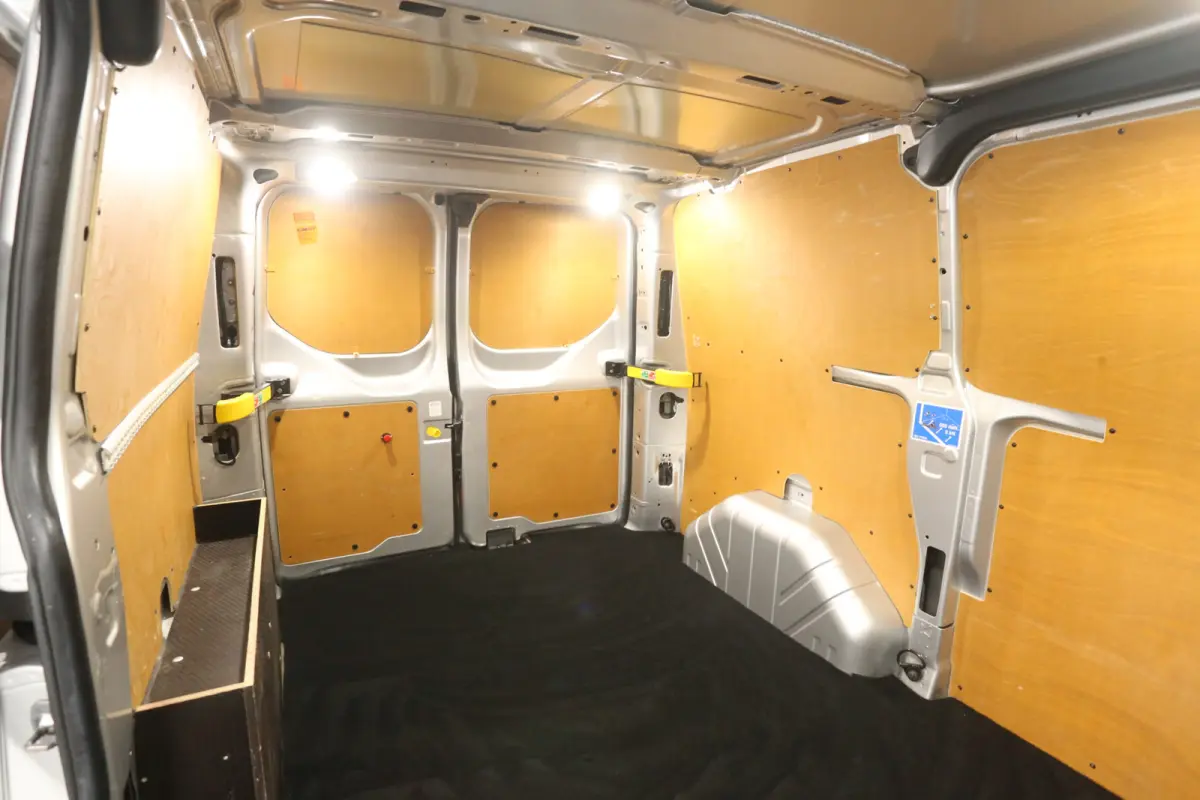 2.0 TDCI L1H1 | Automaat | Airco | Cruise | 3 Zits | Carplay | Navi | Parkeersens.