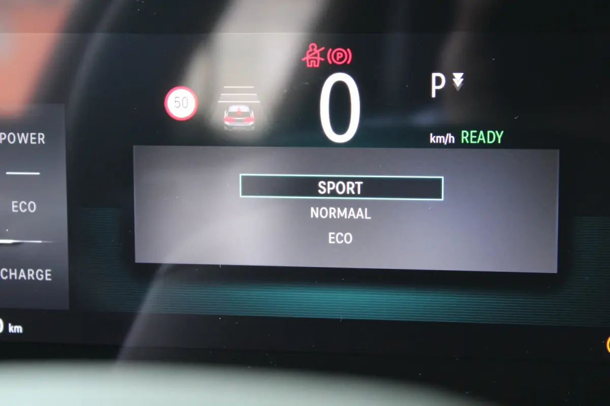 58 kWh Ultimate | SOH 98% | Warmtepomp | Schuif-kanteldak | Matrix LED | Suede bekleding |