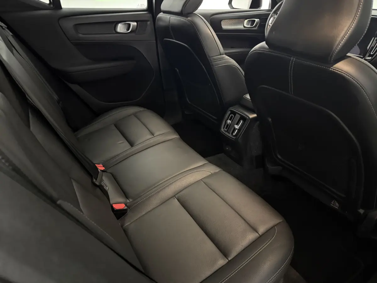 P8 AWD R-Design 78 kWh | Snelladen | SOH 91% | Pano | 360° | Virtual | H/K | Trekhaak | Carplay | Stoel/Stuurverw. | NAP