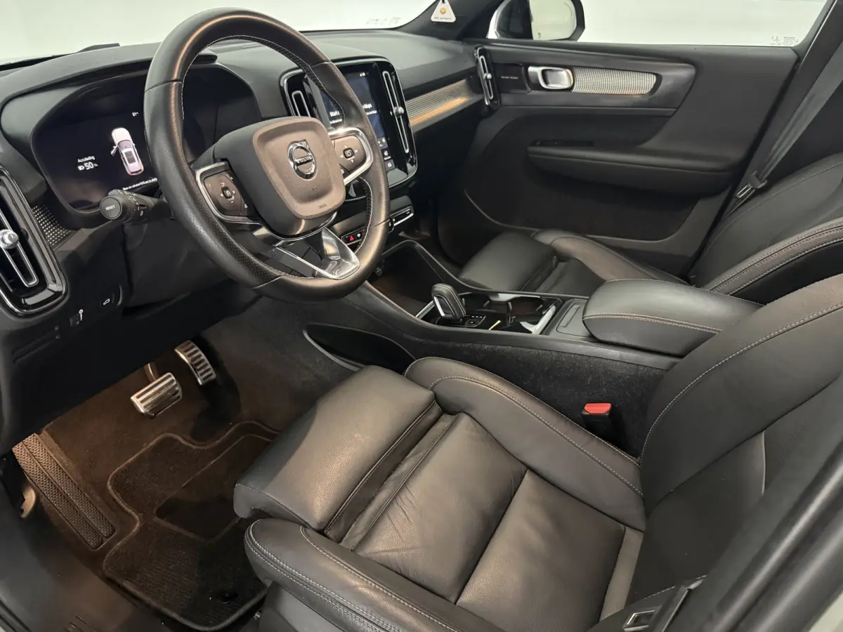 P8 AWD R-Design 78 kWh | Snelladen | SOH 91% | Pano | 360° | Virtual | H/K | Trekhaak | Carplay | Stoel/Stuurverw. | NAP