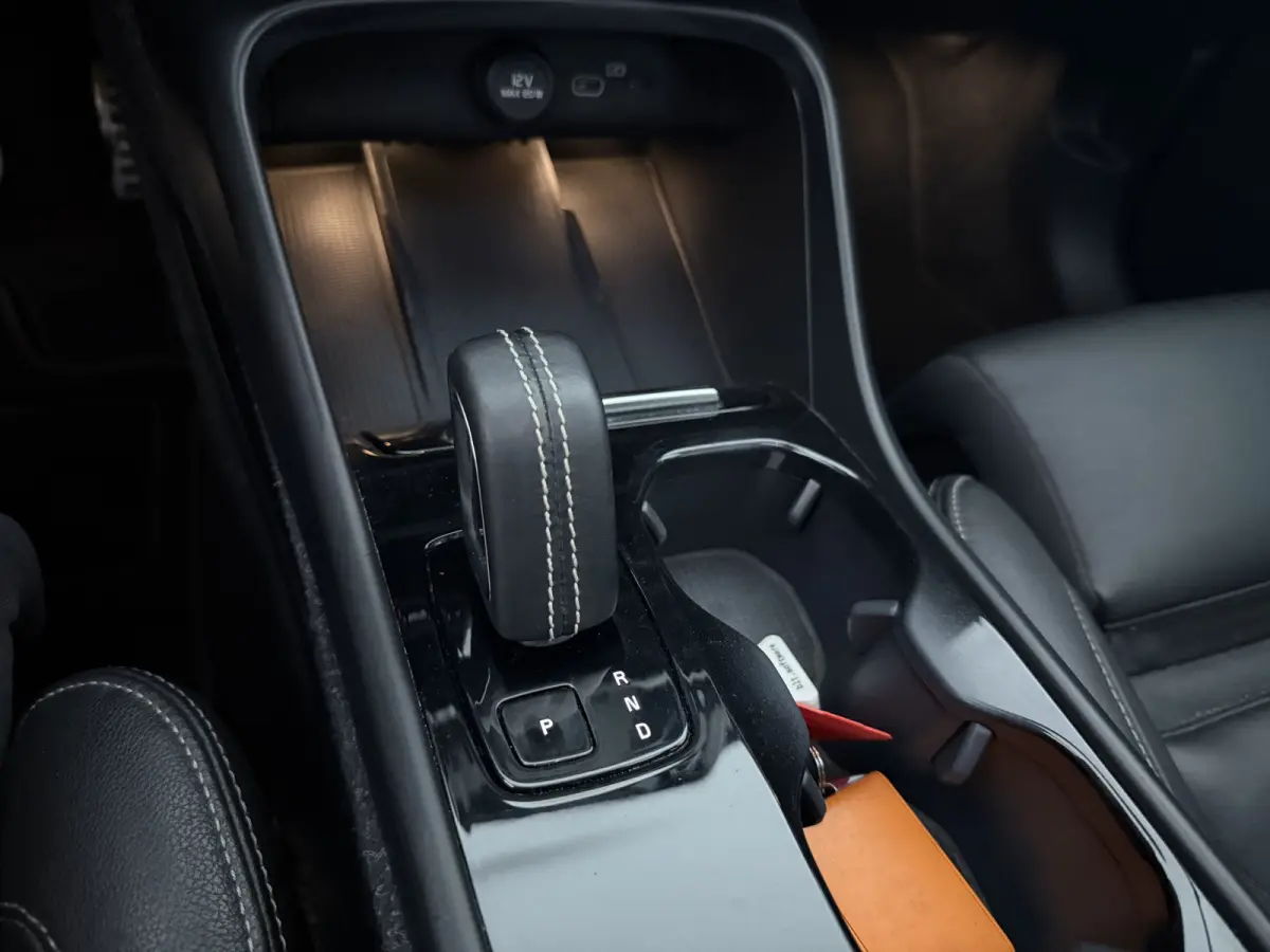 P8 AWD R-Design 78 kWh | Snelladen | SOH 91% | Pano | 360° | Virtual | H/K | Trekhaak | Carplay | Stoel/Stuurverw. | NAP