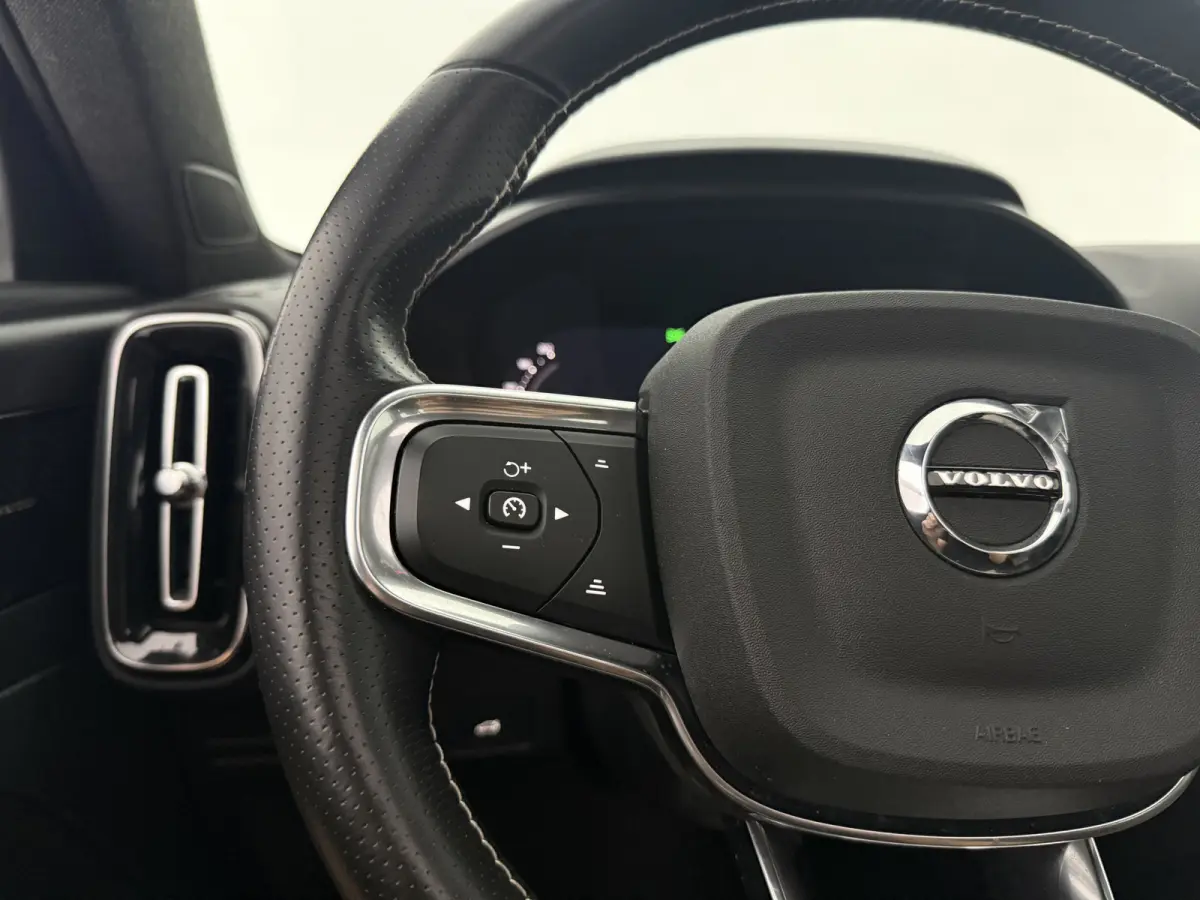 P8 AWD R-Design 78 kWh | Snelladen | SOH 91% | Pano | 360° | Virtual | H/K | Trekhaak | Carplay | Stoel/Stuurverw. | NAP