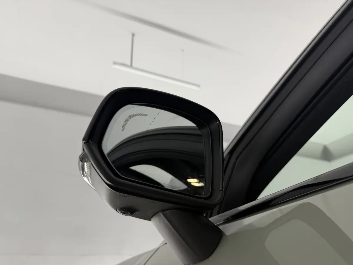 P8 AWD R-Design 78 kWh | Snelladen | SOH 91% | Pano | 360° | Virtual | H/K | Trekhaak | Carplay | Stoel/Stuurverw. | NAP