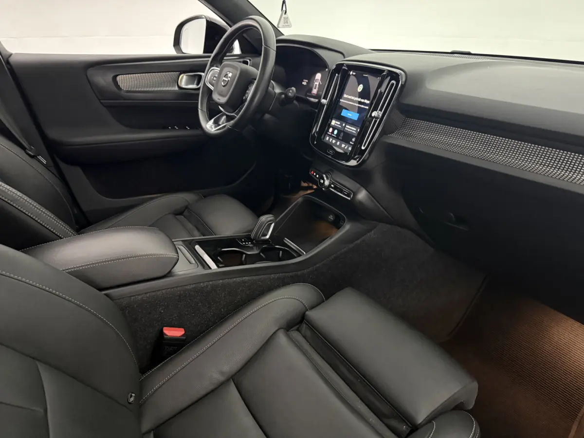 P8 AWD R-Design 78 kWh | Snelladen | SOH 91% | Pano | 360° | Virtual | H/K | Trekhaak | Carplay | Stoel/Stuurverw. | NAP