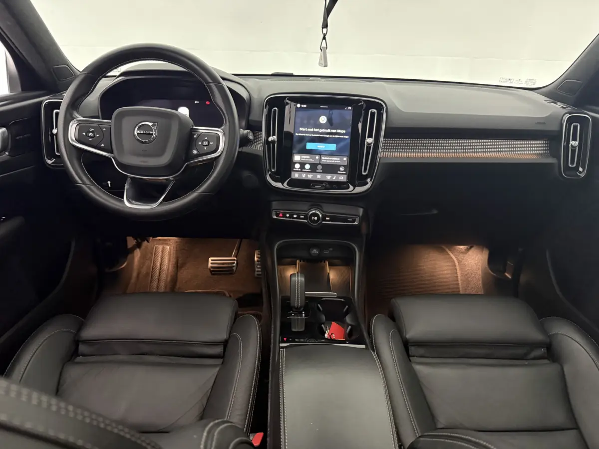 P8 AWD R-Design 78 kWh | Snelladen | SOH 91% | Pano | 360° | Virtual | H/K | Trekhaak | Carplay | Stoel/Stuurverw. | NAP
