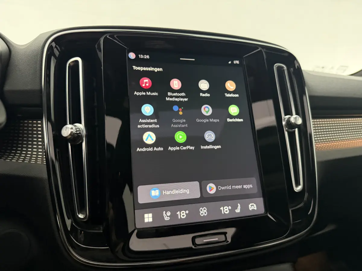P8 AWD R-Design 78 kWh | Snelladen | SOH 91% | Pano | 360° | Virtual | H/K | Trekhaak | Carplay | Stoel/Stuurverw. | NAP
