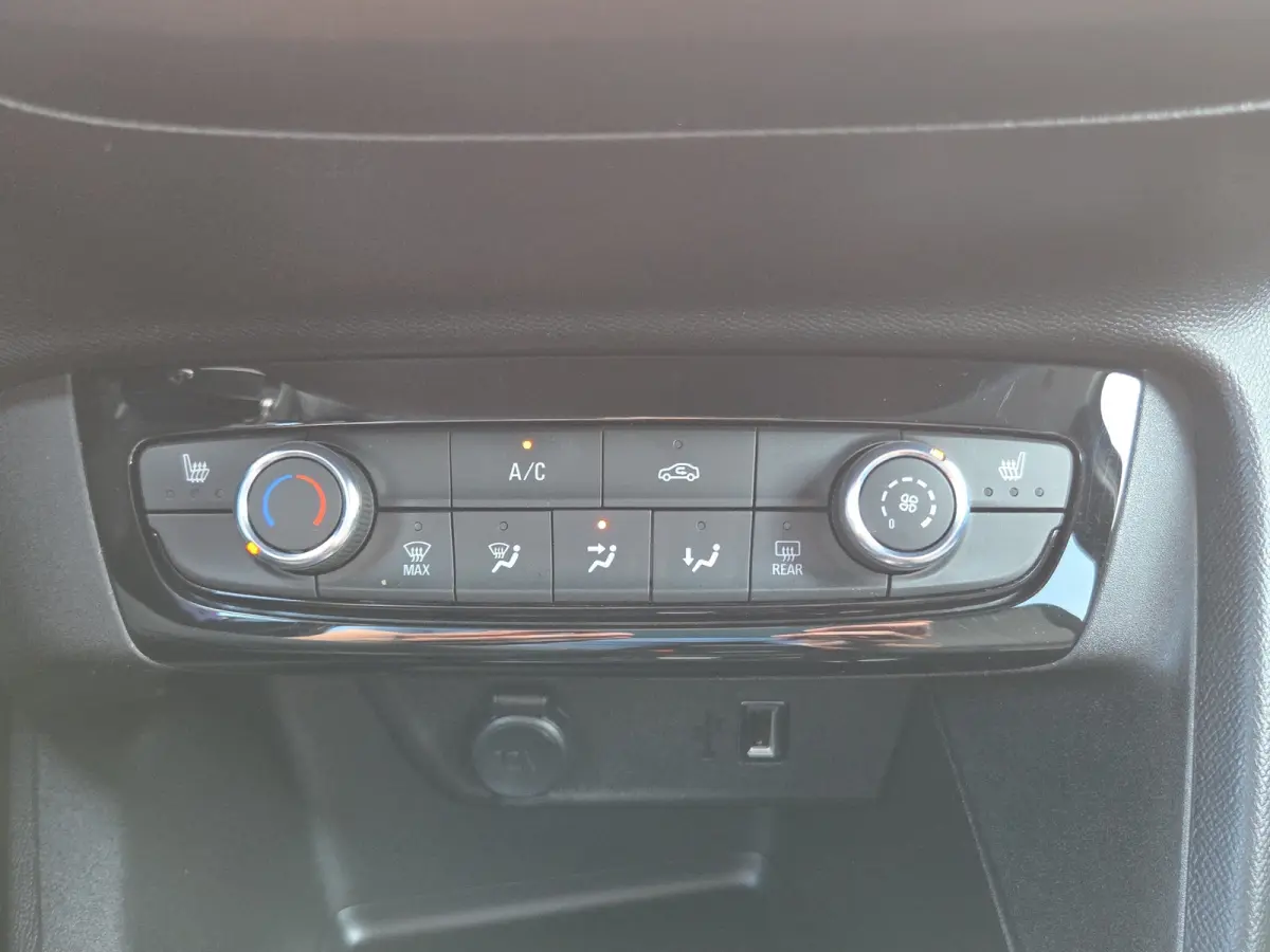 1.2 Level 3 Stuur+Stoelverwarming | Camera | LED | Full map navigatie | Carplay/android auto | Parkeersensoren |
