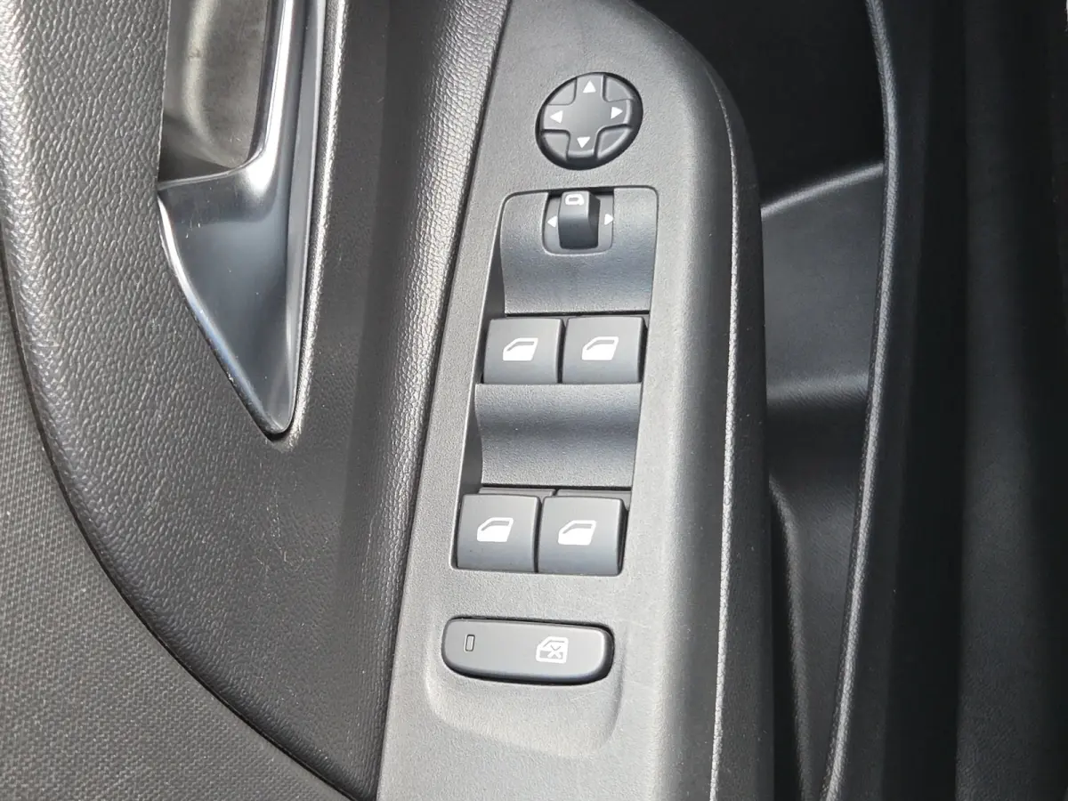 1.2 Level 3 Stuur+Stoelverwarming | Camera | LED | Full map navigatie | Carplay/android auto | Parkeersensoren |