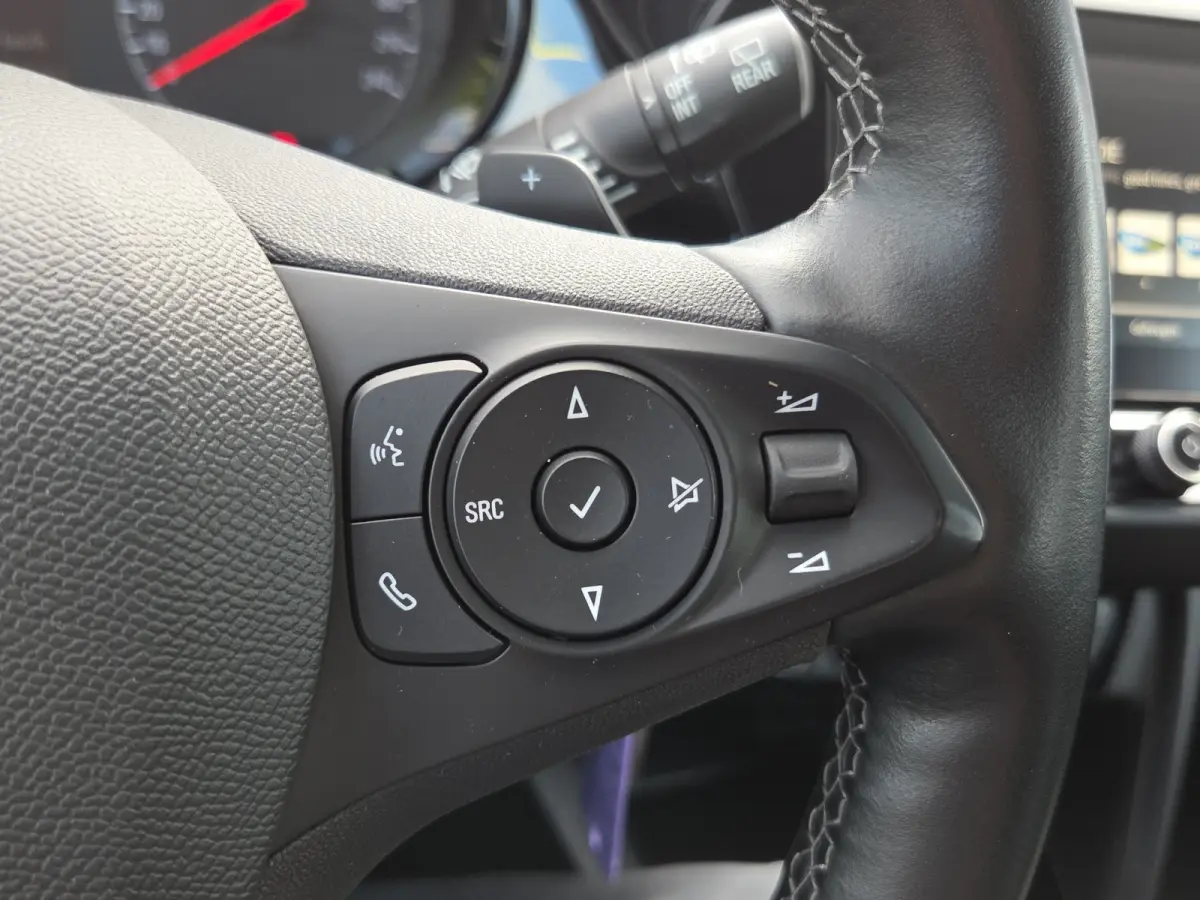 1.2 Level 3 Stuur+Stoelverwarming | Camera | LED | Full map navigatie | Carplay/android auto | Parkeersensoren |