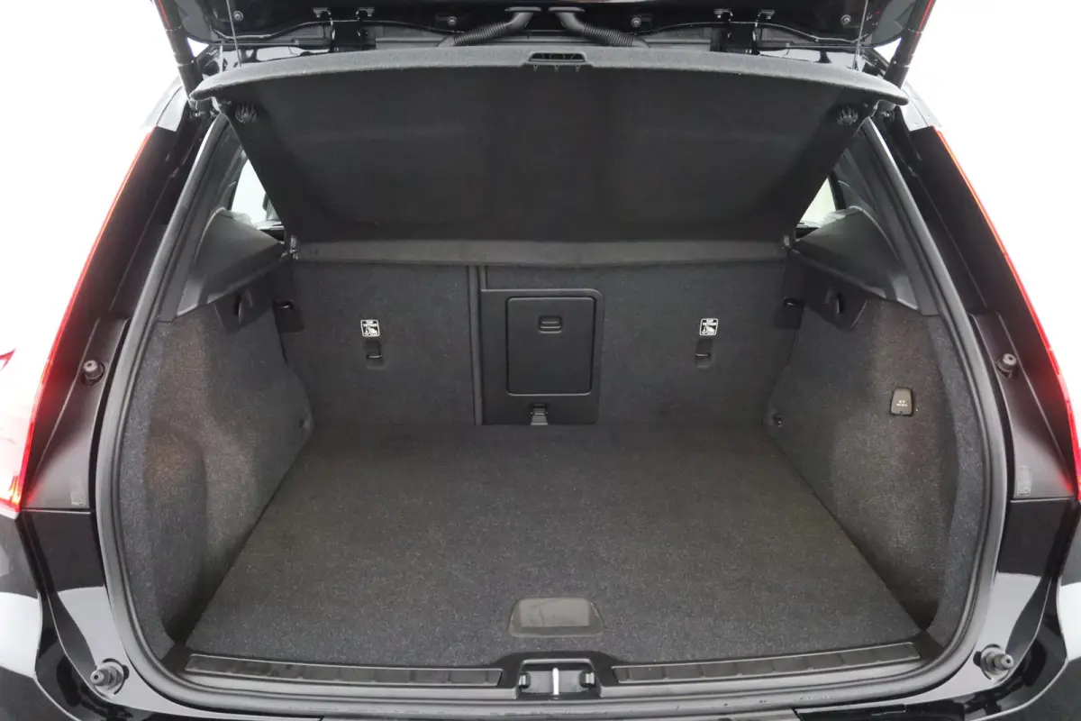 1.5 T4 R-Design | Trekhaak | SoH 91% | Panoramadak | Stoelverwarming | Carplay |
