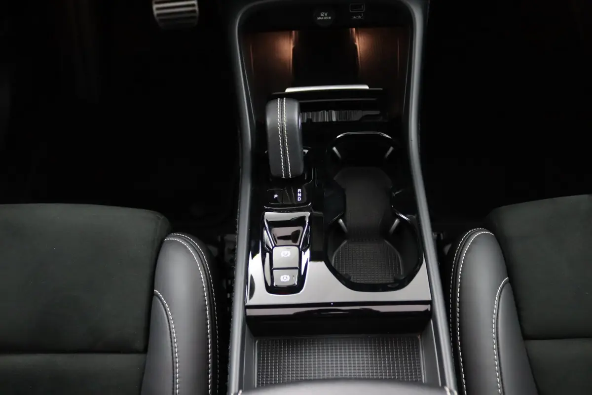 1.5 T4 R-Design | Trekhaak | SoH 91% | Panoramadak | Stoelverwarming | Carplay |