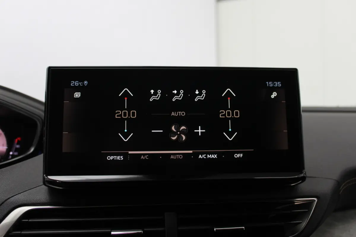 1.2 PureTech GT 131PK | 9.000KM!!! | AUTOMAAT | RIJKLAAR | ELEC-ACHTERKLEP | DEELS LEER | CARPLAY