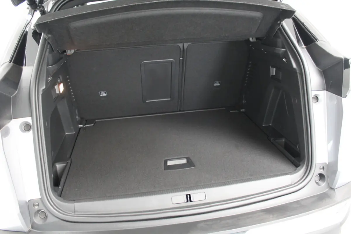 1.2 PureTech GT 131PK | 9.000KM!!! | AUTOMAAT | RIJKLAAR | ELEC-ACHTERKLEP | DEELS LEER | CARPLAY