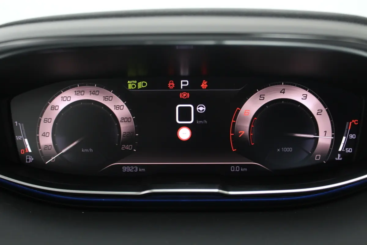 1.2 PureTech GT 131PK | 9.000KM!!! | AUTOMAAT | RIJKLAAR | ELEC-ACHTERKLEP | DEELS LEER | CARPLAY