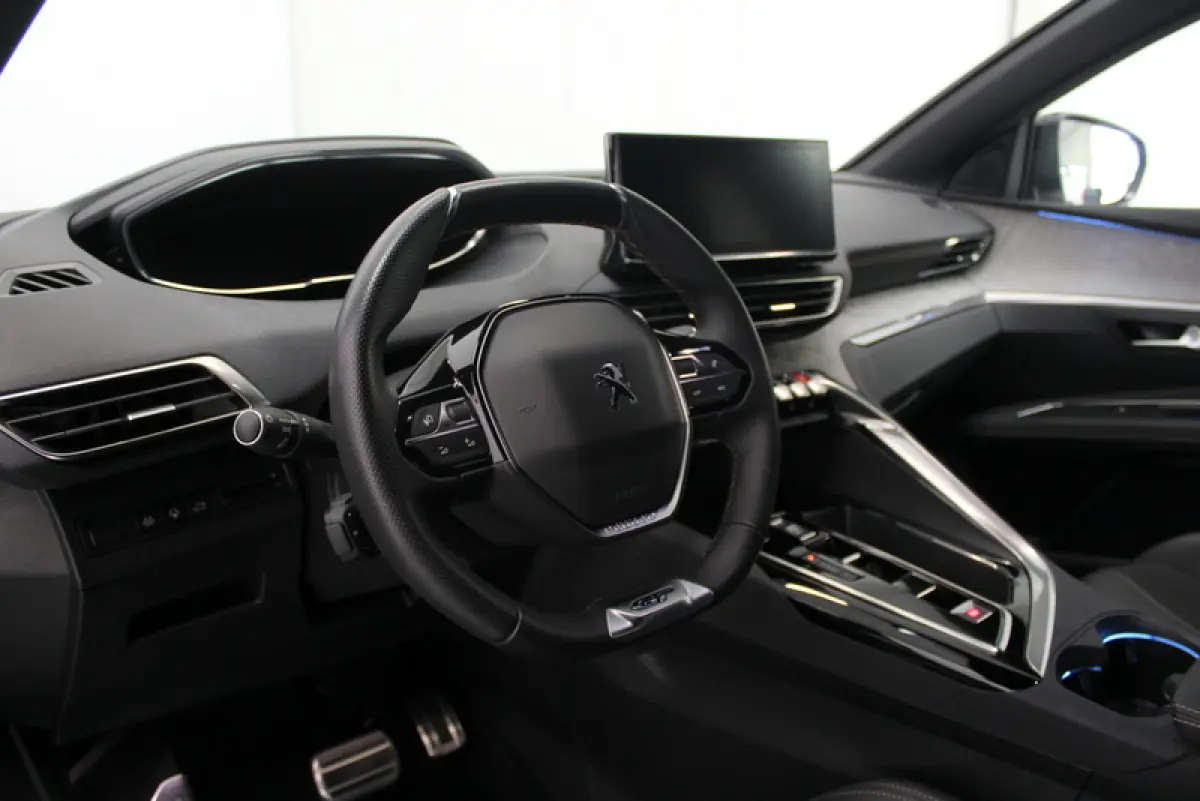1.2 PureTech GT 131PK | 9.000KM!!! | AUTOMAAT | RIJKLAAR | ELEC-ACHTERKLEP | DEELS LEER | CARPLAY
