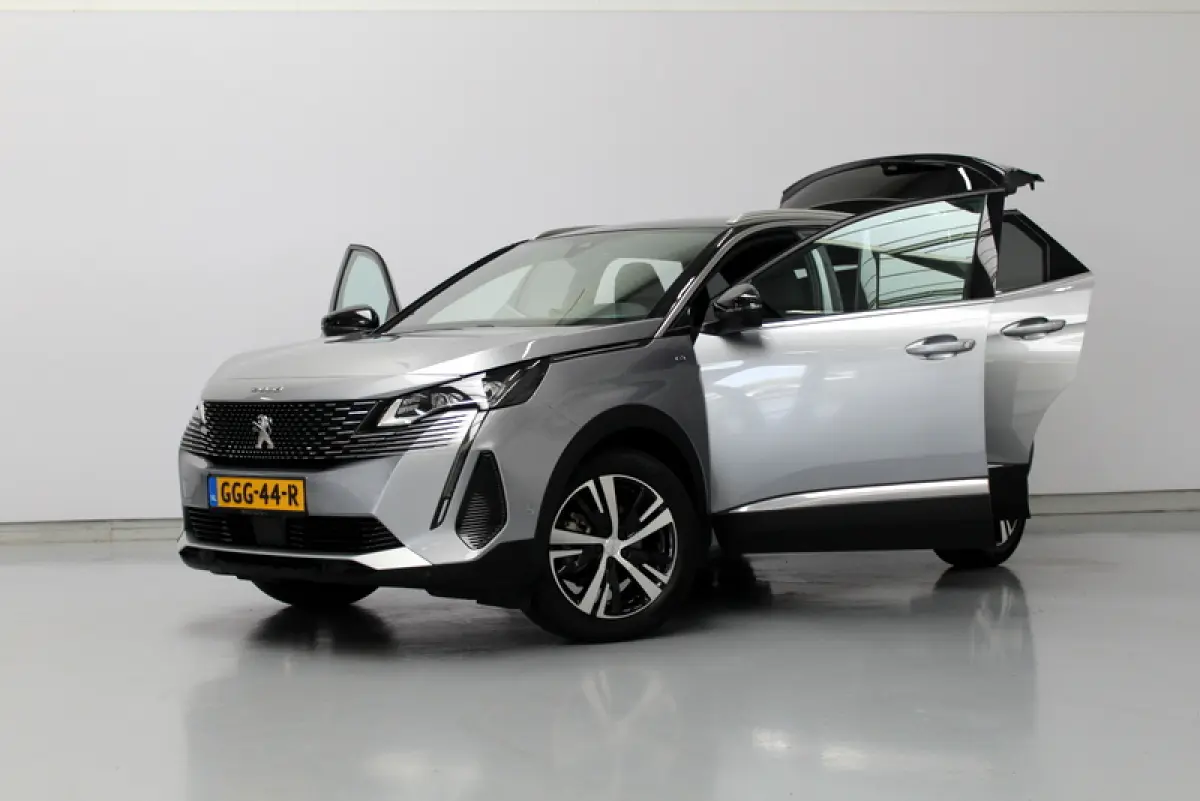 1.2 PureTech GT 131PK | 9.000KM!!! | AUTOMAAT | RIJKLAAR | ELEC-ACHTERKLEP | DEELS LEER | CARPLAY