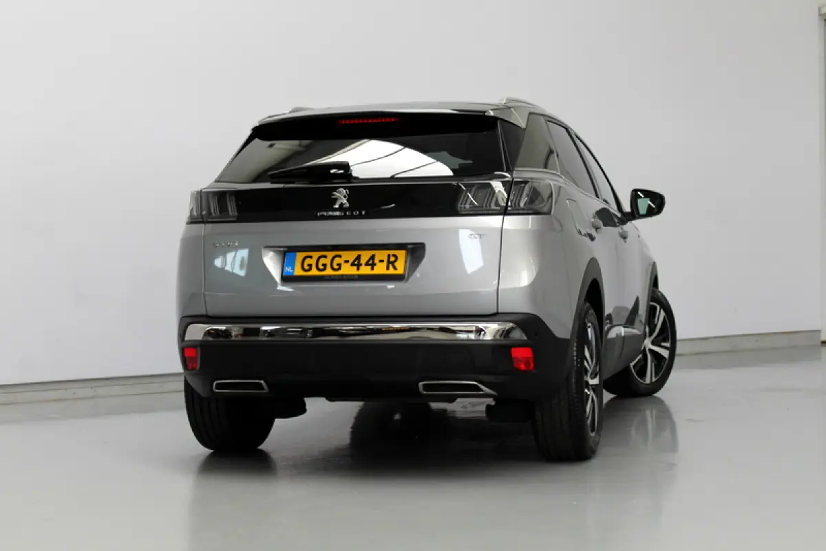 1.2 PureTech GT 131PK | 9.000KM!!! | AUTOMAAT | RIJKLAAR | ELEC-ACHTERKLEP | DEELS LEER | CARPLAY