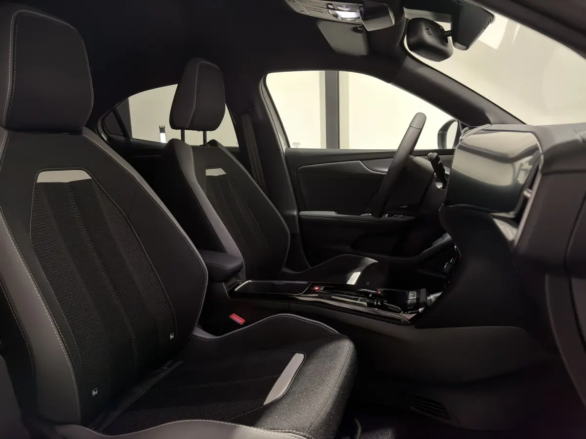 GS Line 50-kWh 11kw bl. | ACC | Keyless | Stoelen & stuur verwarmd