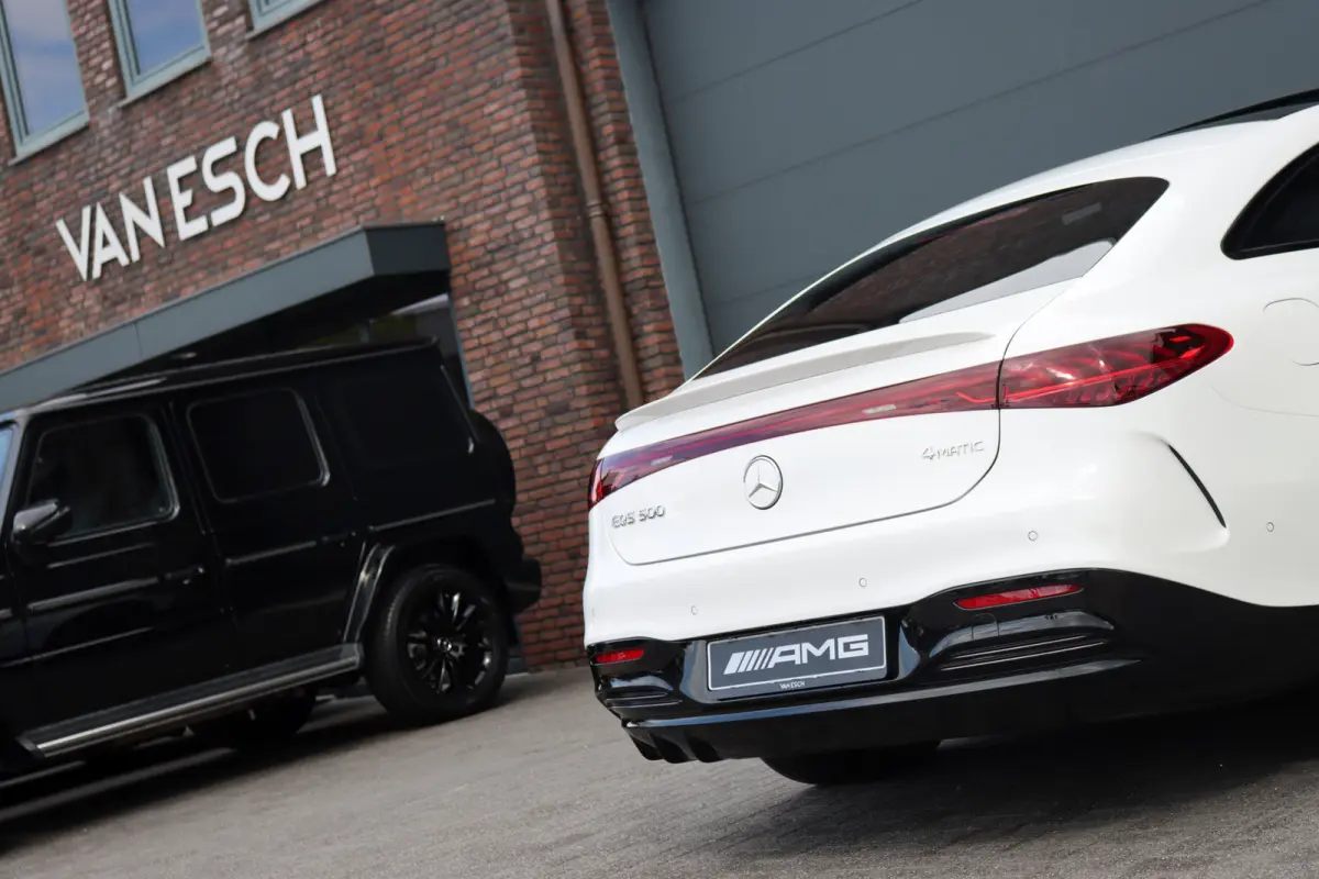 500 4MATIC AMG Line 108 kWh | Luchtvering | Distronic+ | Hyperscreen | Achterasbesturing | Nekverwarming | Stoelventilatie | Massage | MBUX Tablet | Burmester | Vlakkenverwarming |