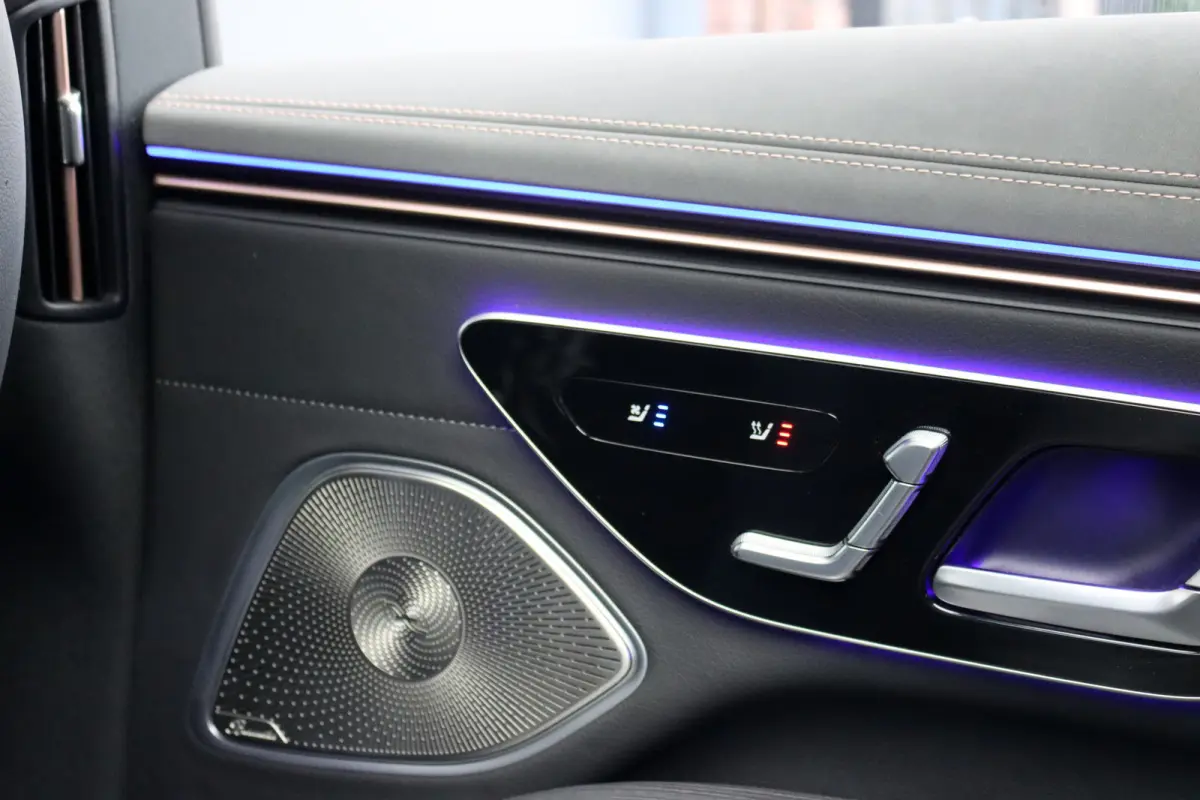 500 4MATIC AMG Line 108 kWh | Luchtvering | Distronic+ | Hyperscreen | Achterasbesturing | Nekverwarming | Stoelventilatie | Massage | MBUX Tablet | Burmester | Vlakkenverwarming |