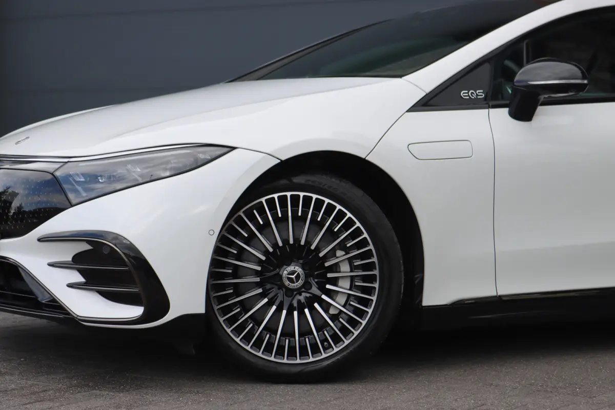 500 4MATIC AMG Line 108 kWh | Luchtvering | Distronic+ | Hyperscreen | Achterasbesturing | Nekverwarming | Stoelventilatie | Massage | MBUX Tablet | Burmester | Vlakkenverwarming |