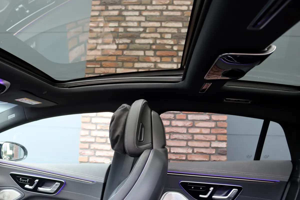 500 4MATIC AMG Line 108 kWh | Luchtvering | Distronic+ | Hyperscreen | Achterasbesturing | Nekverwarming | Stoelventilatie | Massage | MBUX Tablet | Burmester | Vlakkenverwarming |