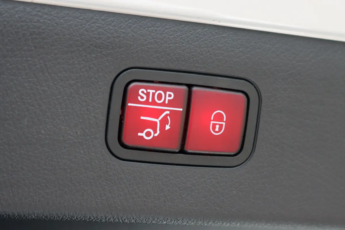 500 4MATIC AMG Line 108 kWh | Luchtvering | Distronic+ | Hyperscreen | Achterasbesturing | Nekverwarming | Stoelventilatie | Massage | MBUX Tablet | Burmester | Vlakkenverwarming |