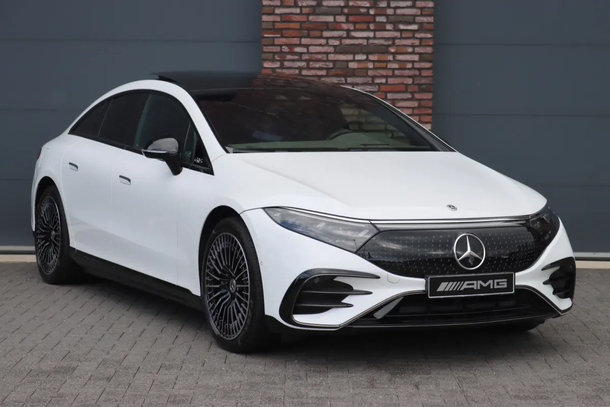 500 4MATIC AMG Line 108 kWh | Luchtvering | Distronic+ | Hyperscreen | Achterasbesturing | Nekverwarming | Stoelventilatie | Massage | MBUX Tablet | Burmester | Vlakkenverwarming |