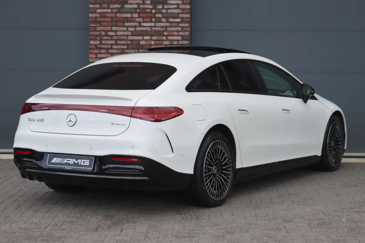 500 4MATIC AMG Line 108 kWh | Luchtvering | Distronic+ | Hyperscreen | Achterasbesturing | Nekverwarming | Stoelventilatie | Massage | MBUX Tablet | Burmester | Vlakkenverwarming |