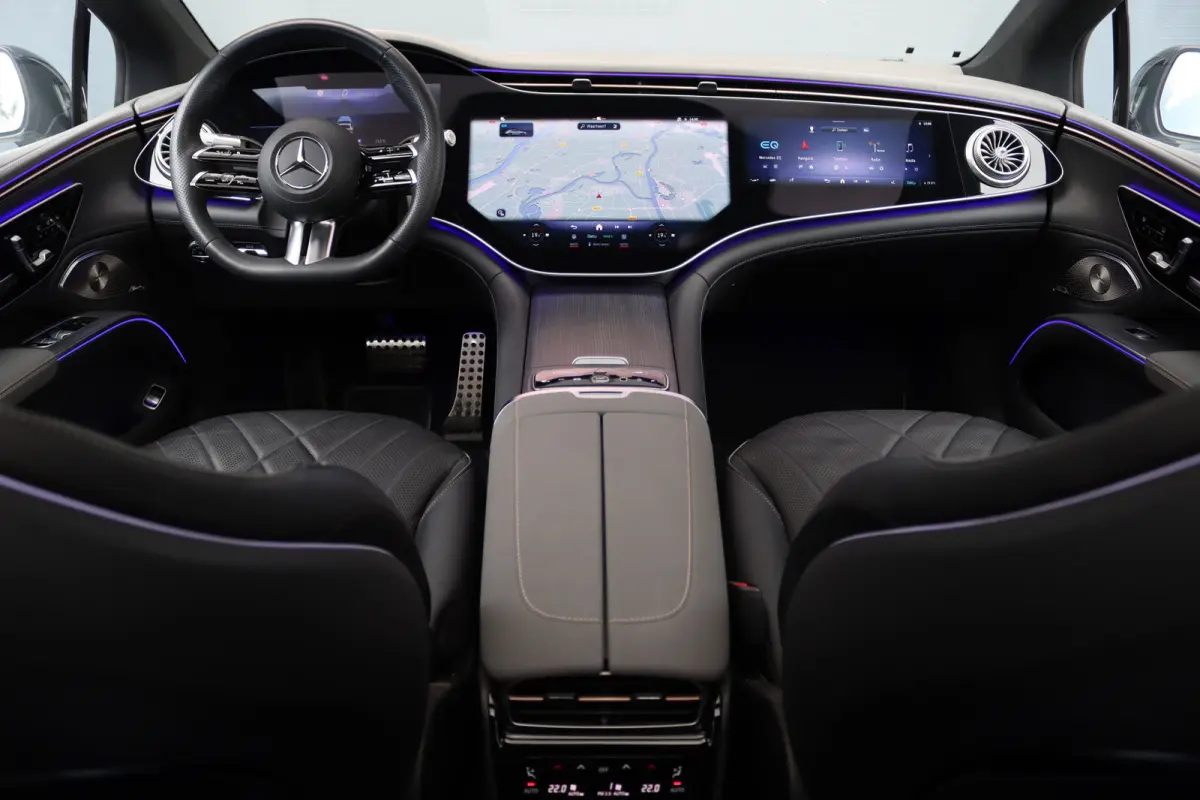 500 4MATIC AMG Line 108 kWh | Luchtvering | Distronic+ | Hyperscreen | Achterasbesturing | Nekverwarming | Stoelventilatie | Massage | MBUX Tablet | Burmester | Vlakkenverwarming |