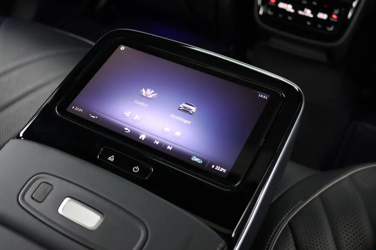500 4MATIC AMG Line 108 kWh | Luchtvering | Distronic+ | Hyperscreen | Achterasbesturing | Nekverwarming | Stoelventilatie | Massage | MBUX Tablet | Burmester | Vlakkenverwarming |