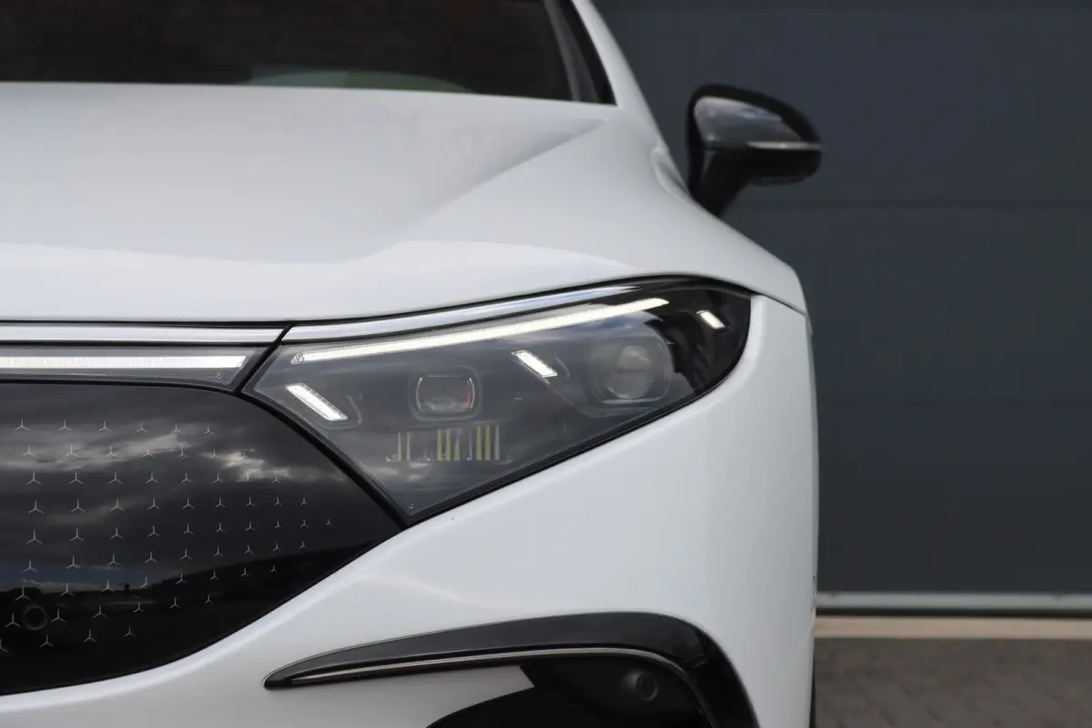 500 4MATIC AMG Line 108 kWh | Luchtvering | Distronic+ | Hyperscreen | Achterasbesturing | Nekverwarming | Stoelventilatie | Massage | MBUX Tablet | Burmester | Vlakkenverwarming |