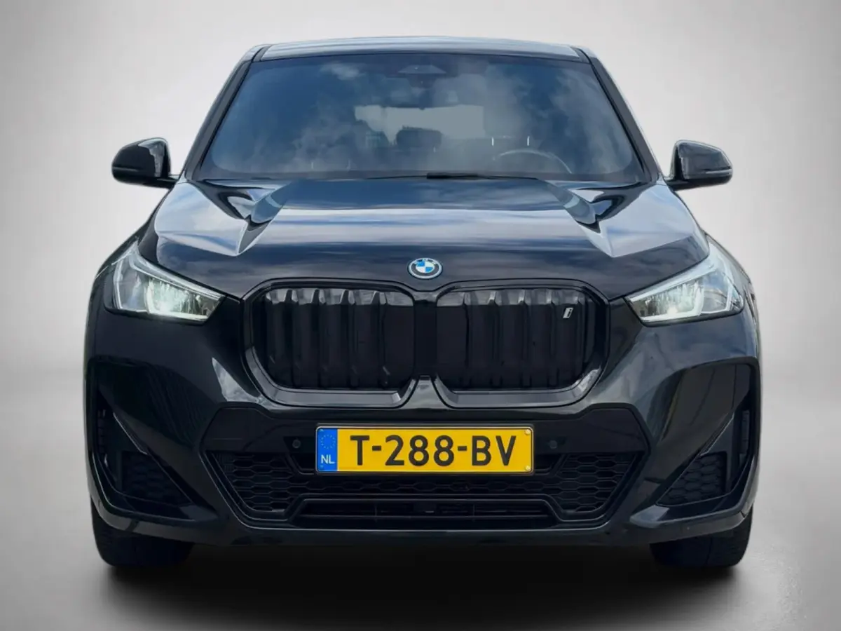 XDrive30 Launch Edition M-SPORT 96% SOH (NL-auto, Dealer OnderH, Camera, Carplay, Navi, Leder, Climate Con, Etc)