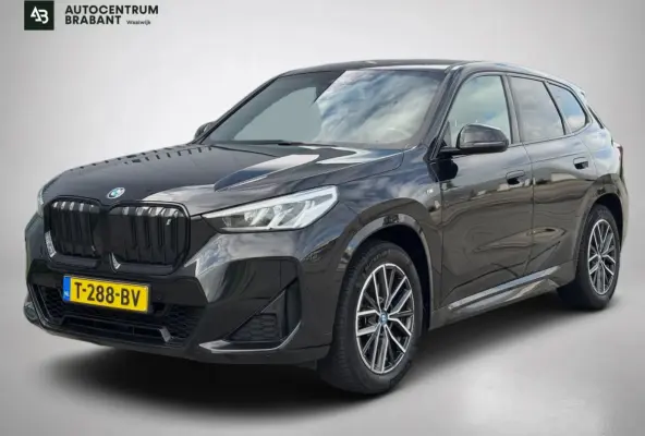 XDrive30 Launch Edition M-SPORT 96% SOH (NL-auto, Dealer OnderH, Camera, Carplay, Navi, Leder, Climate Con, Etc)