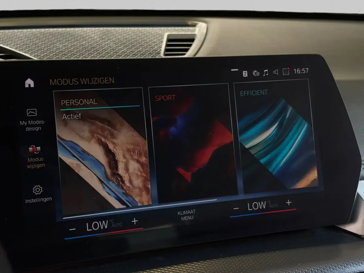 XDrive30 Launch Edition M-SPORT 96% SOH (NL-auto, Dealer OnderH, Camera, Carplay, Navi, Leder, Climate Con, Etc)